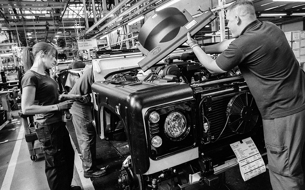 Final Land Rover Defender rolls off the production line