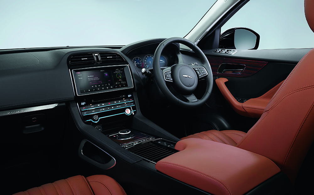 Jaguar F-Pace review (interior)