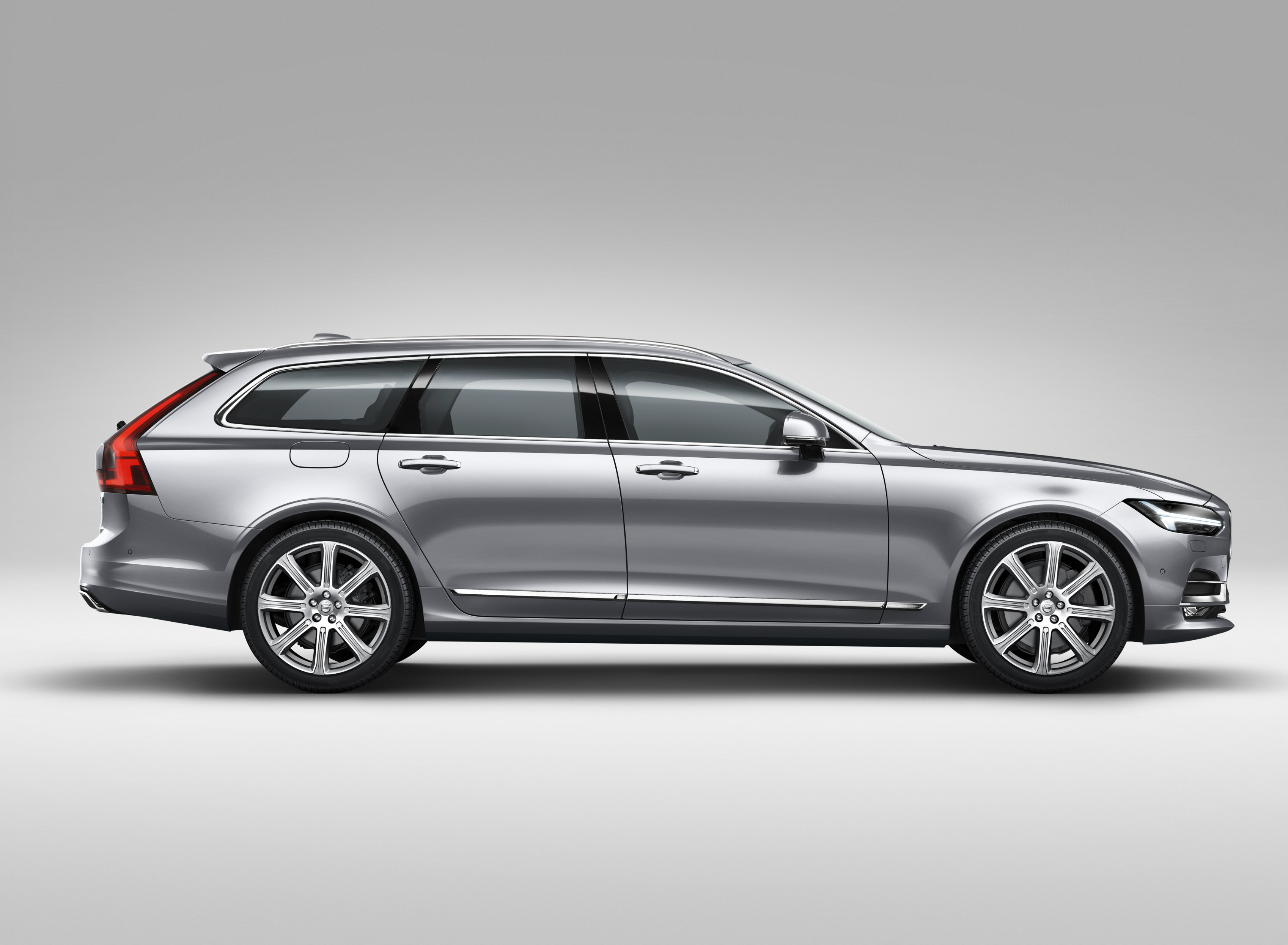 First pictures and details of the 2016 Volvo V90 large estate car