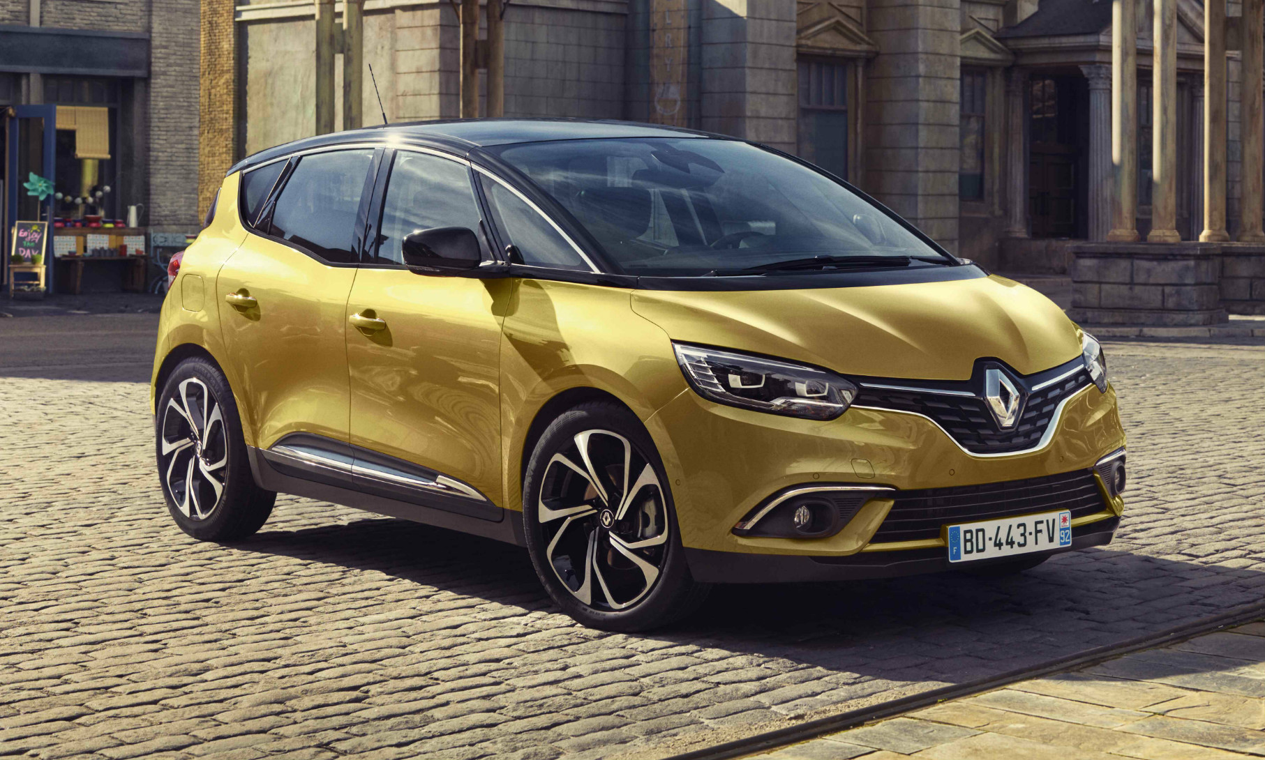 New Renault Scenic  is one of the star cars at the 2016 Geneva motor show