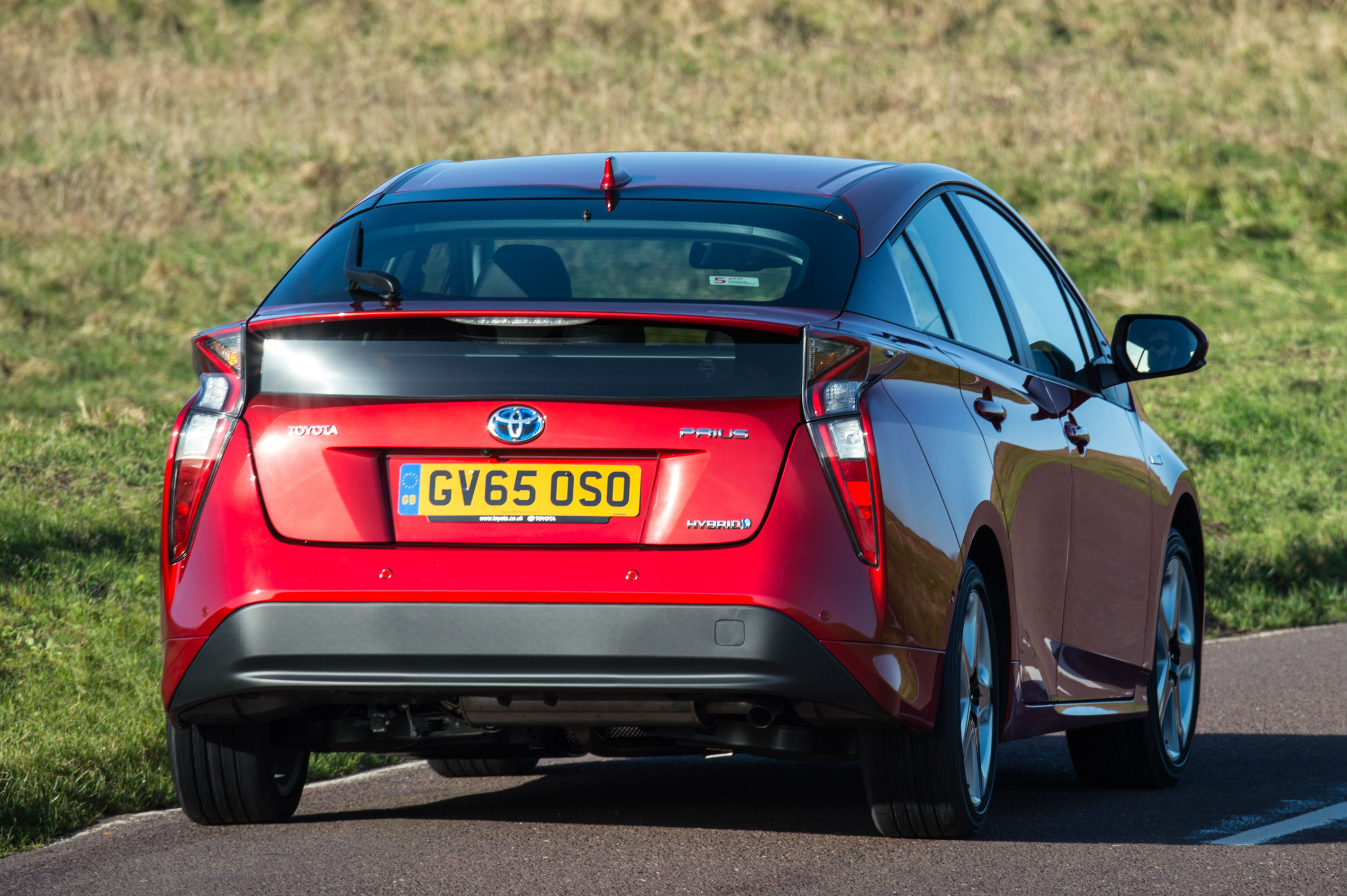 Review of the 2016 Toyota Prius 