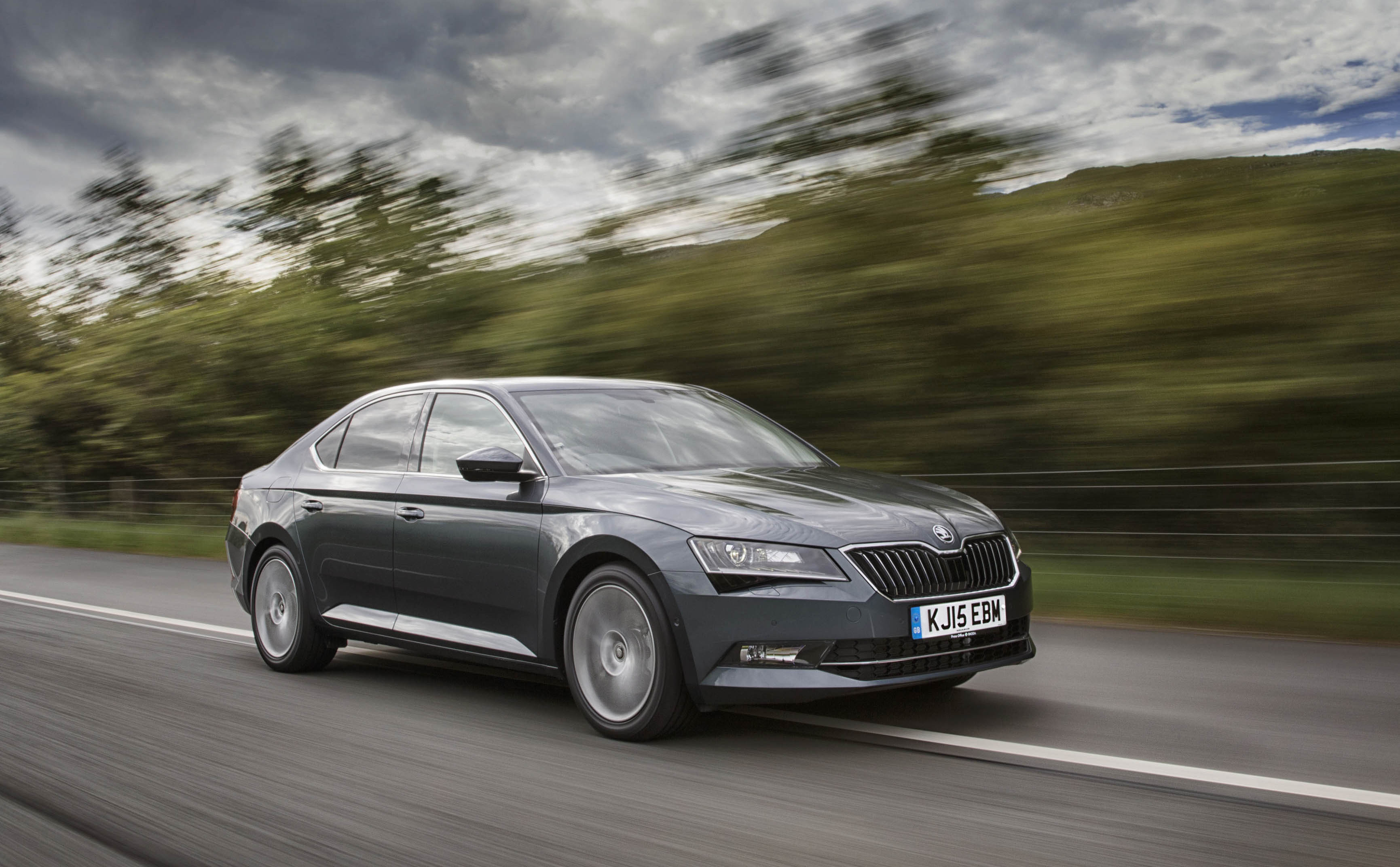 The 2016 Skoda Superb 2.0 TFSI 280 4x4 makes for a seriously quick but subtle sports saloon