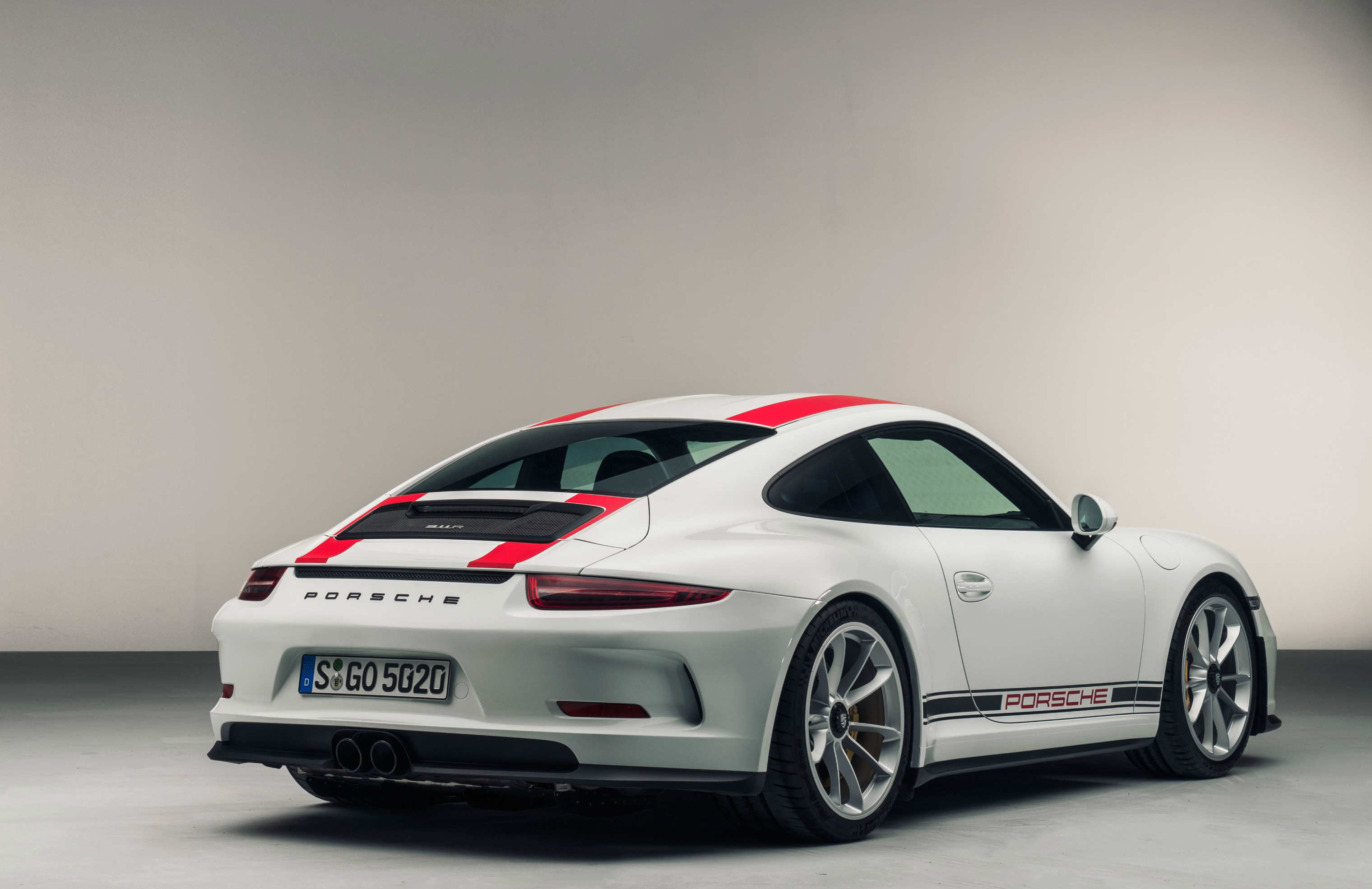 Meet the new Porsche 911 R - sold out six months ago