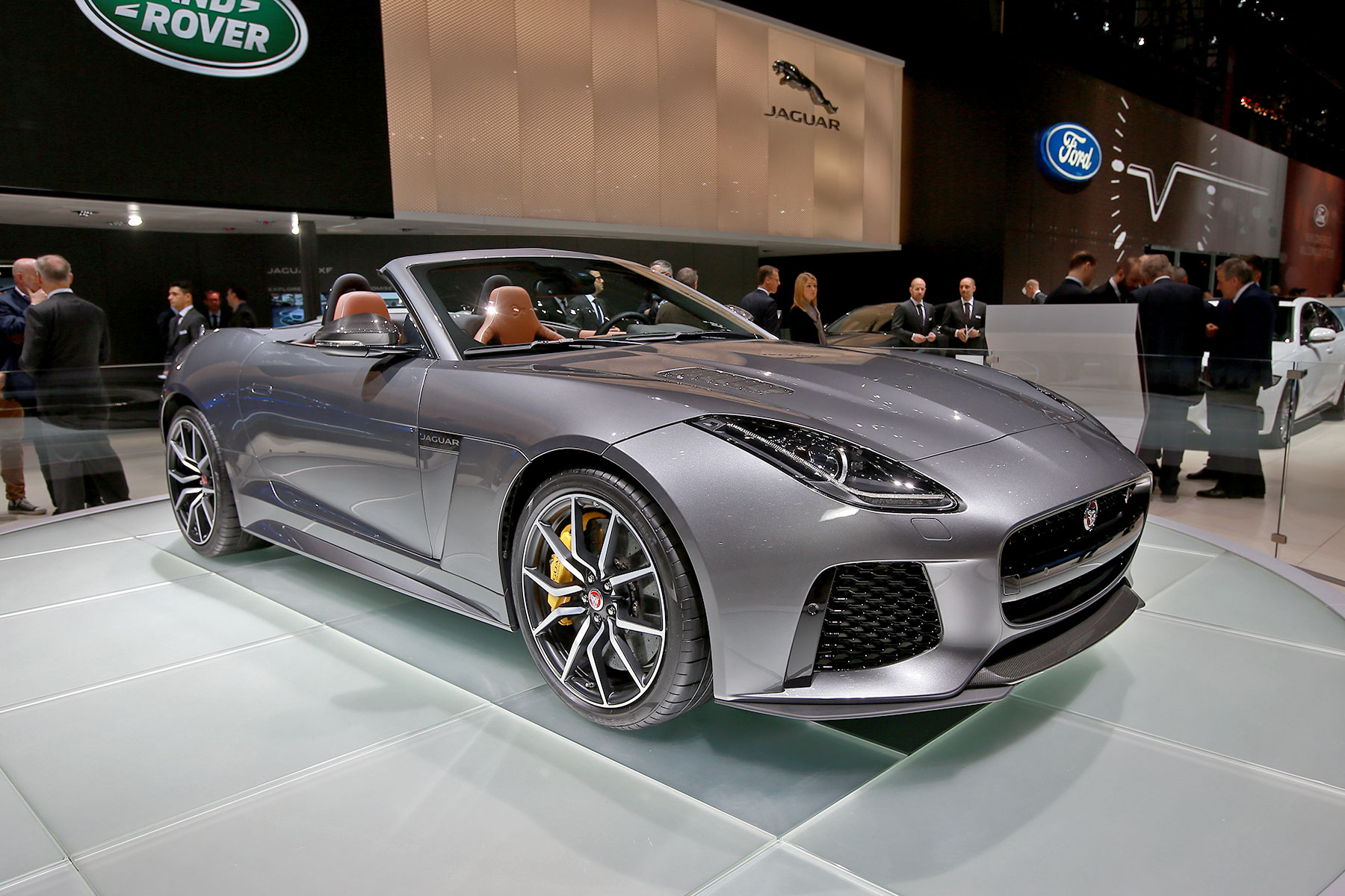 2016 Geneva show: Jaguar F-type SVR