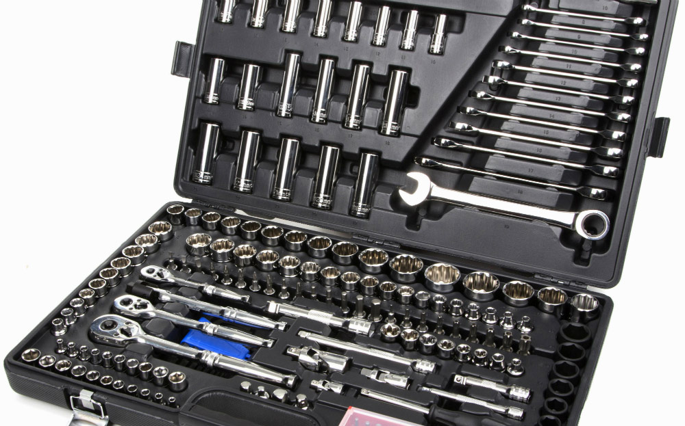 Products: Halfords Advanced Professional 200-piece socket set review