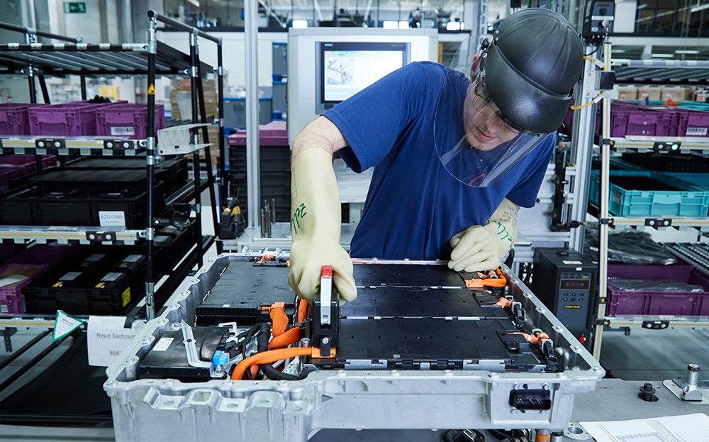 BMW electric car battery manufacturing