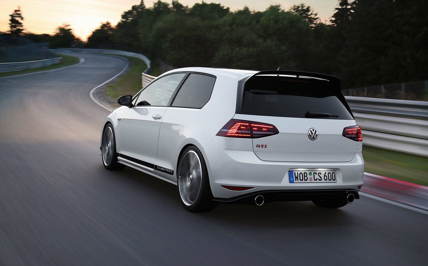 The Clarkson Review: 2016 Volkswagen Golf GTI Clubsport Edition 40