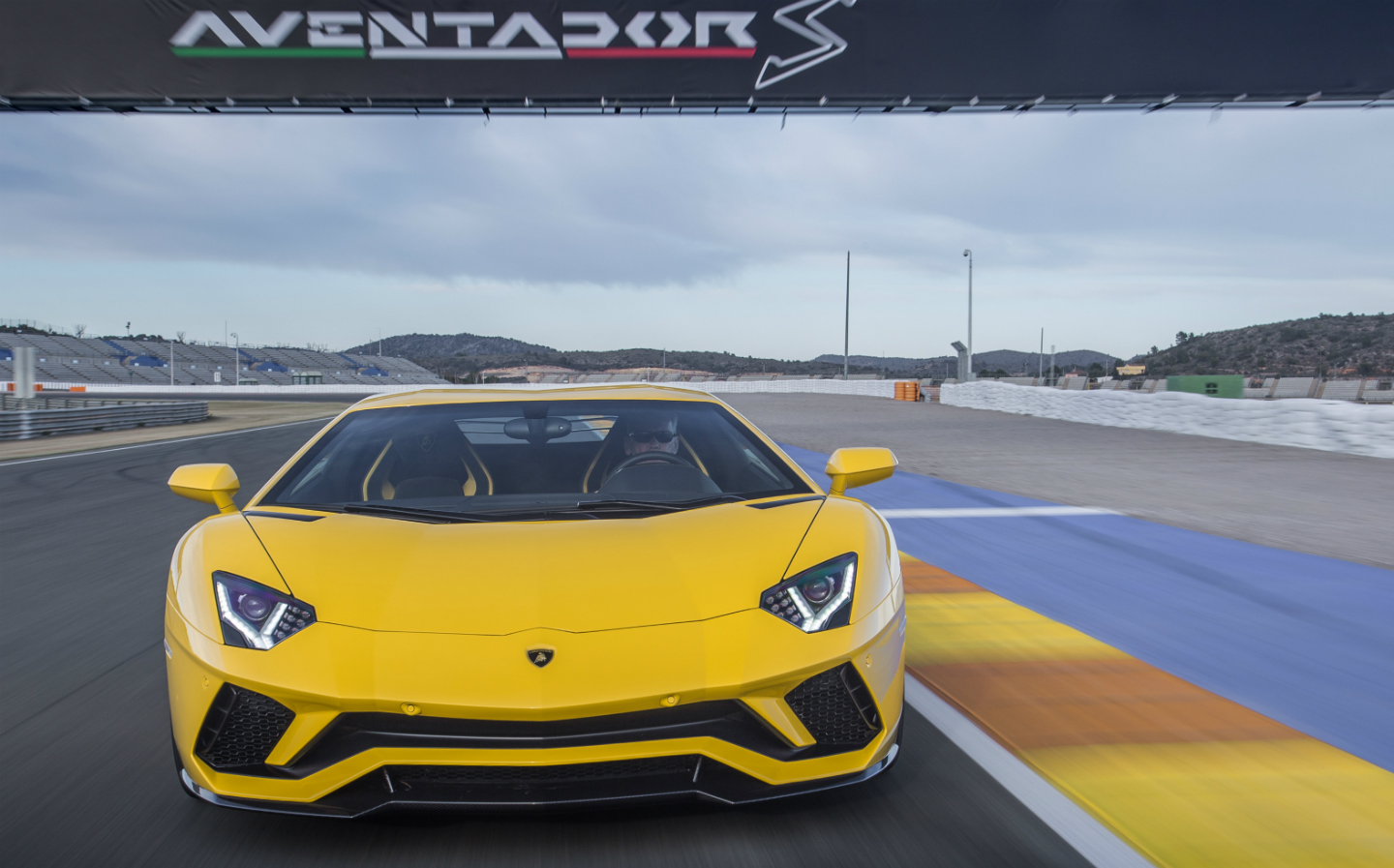 First Drive review: 2017 Lamborghini Aventador S