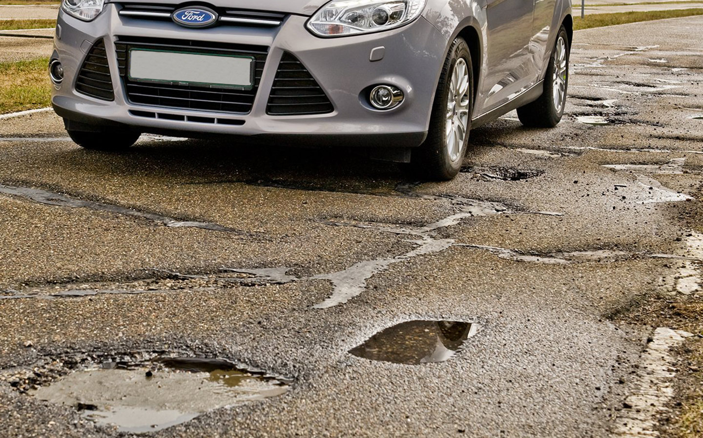 Ford's digital map to warn drivers of potholes