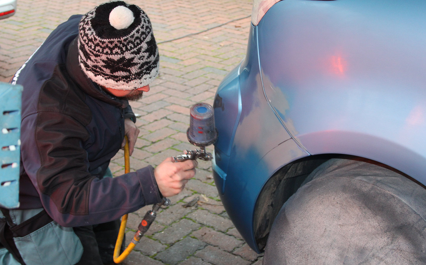 How to repair scratches and scuffs to car paintwork