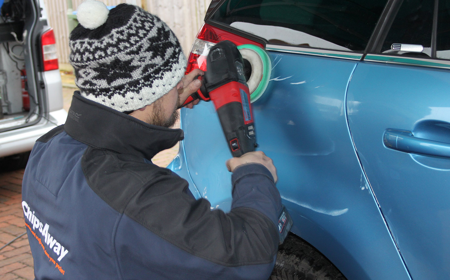 How to repair scratches and scuffs to car paintwork