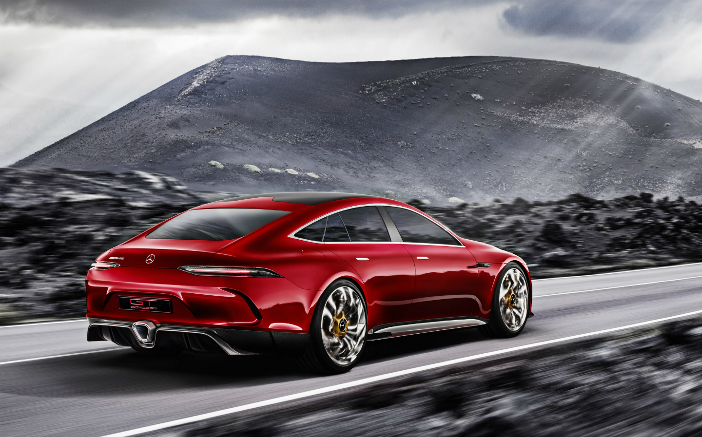 Mercedes-AMG GT Concept: hybrid power for luxury tourer