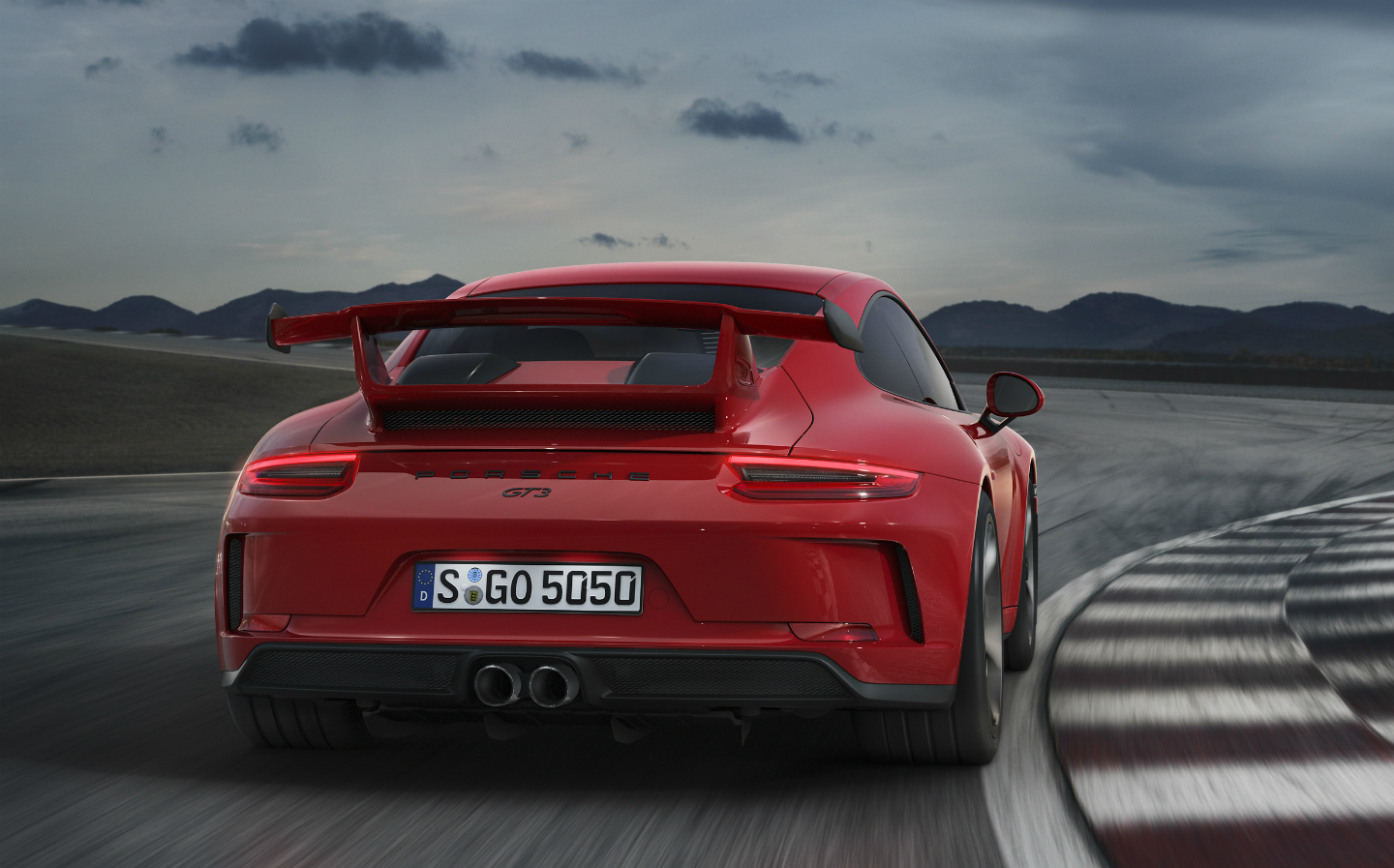 Porsche 911 GT3: back to basics with manual gearbox