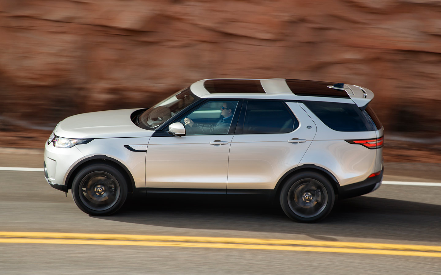 First Drive Review: 2017 Land Rover Discovery