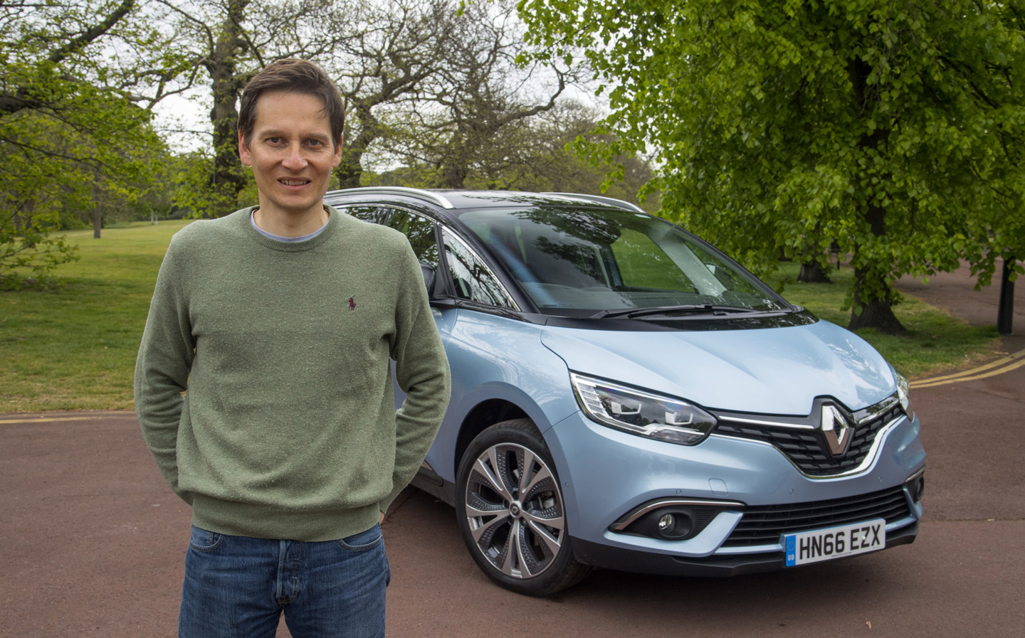 Extended test 2017: James Mills, Renault Grand Scenic