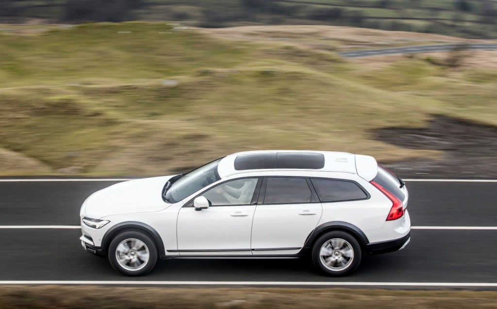 Volvo V90 Cross Country review (2017-on)