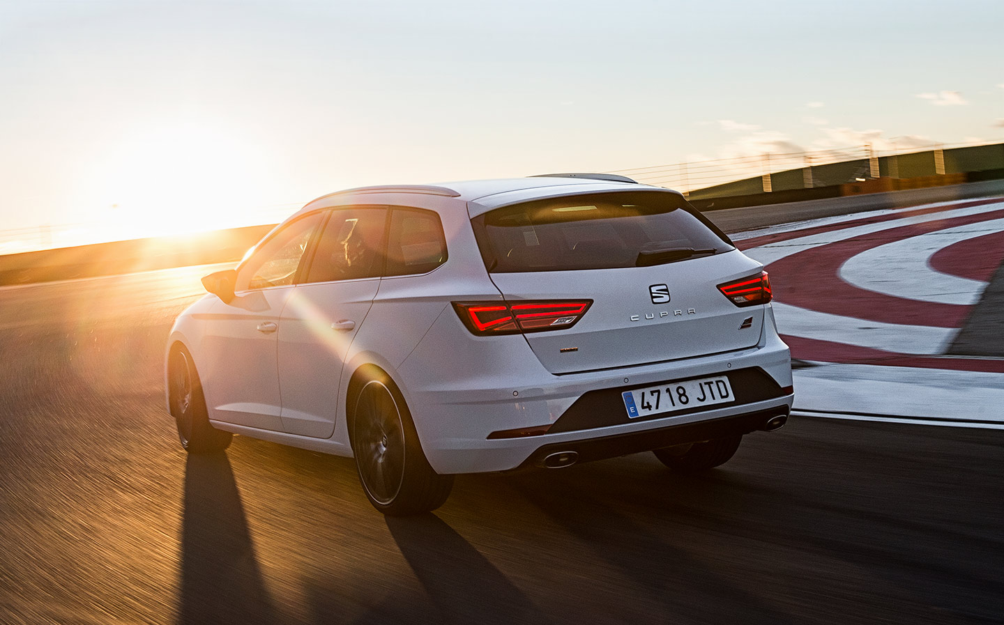 The Clarkson Review: 2017 Seat Leon ST Cupra 300 4Drive