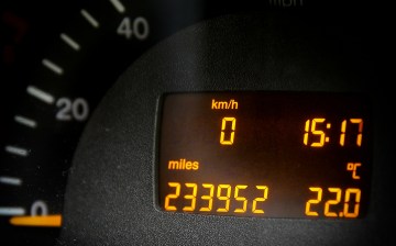 Car buyers warned of car clocking risk as councils fail to tackle mileage tampering