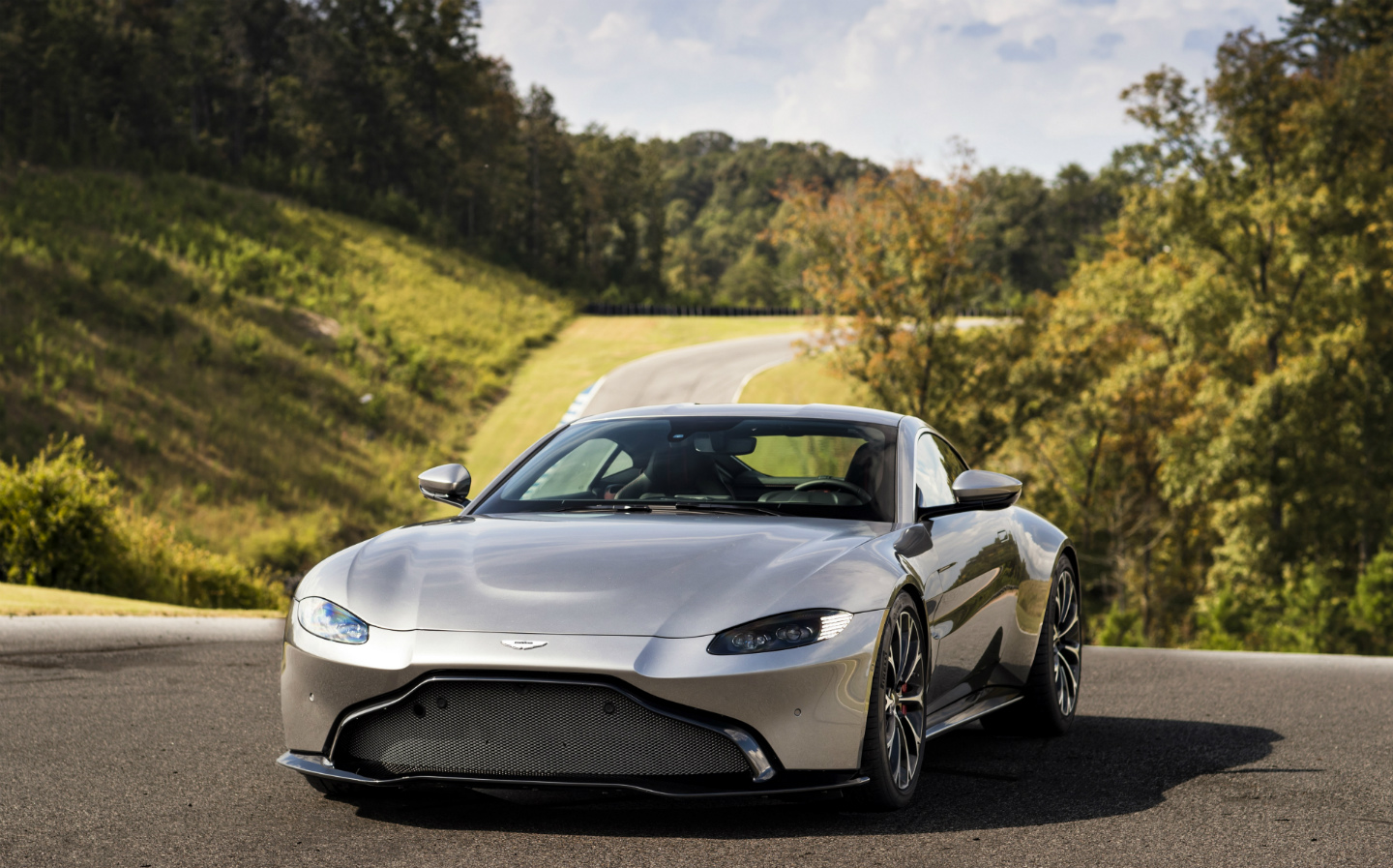 Ready to rumble: 2017 Aston Martin Vantage takes on the Porsche 911