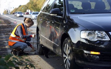 How to change a car wheel, step-by-step