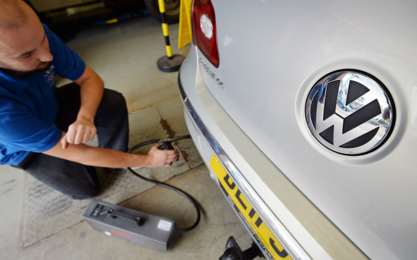 VW blames drivers failing to fit new software for dirty diesel cars