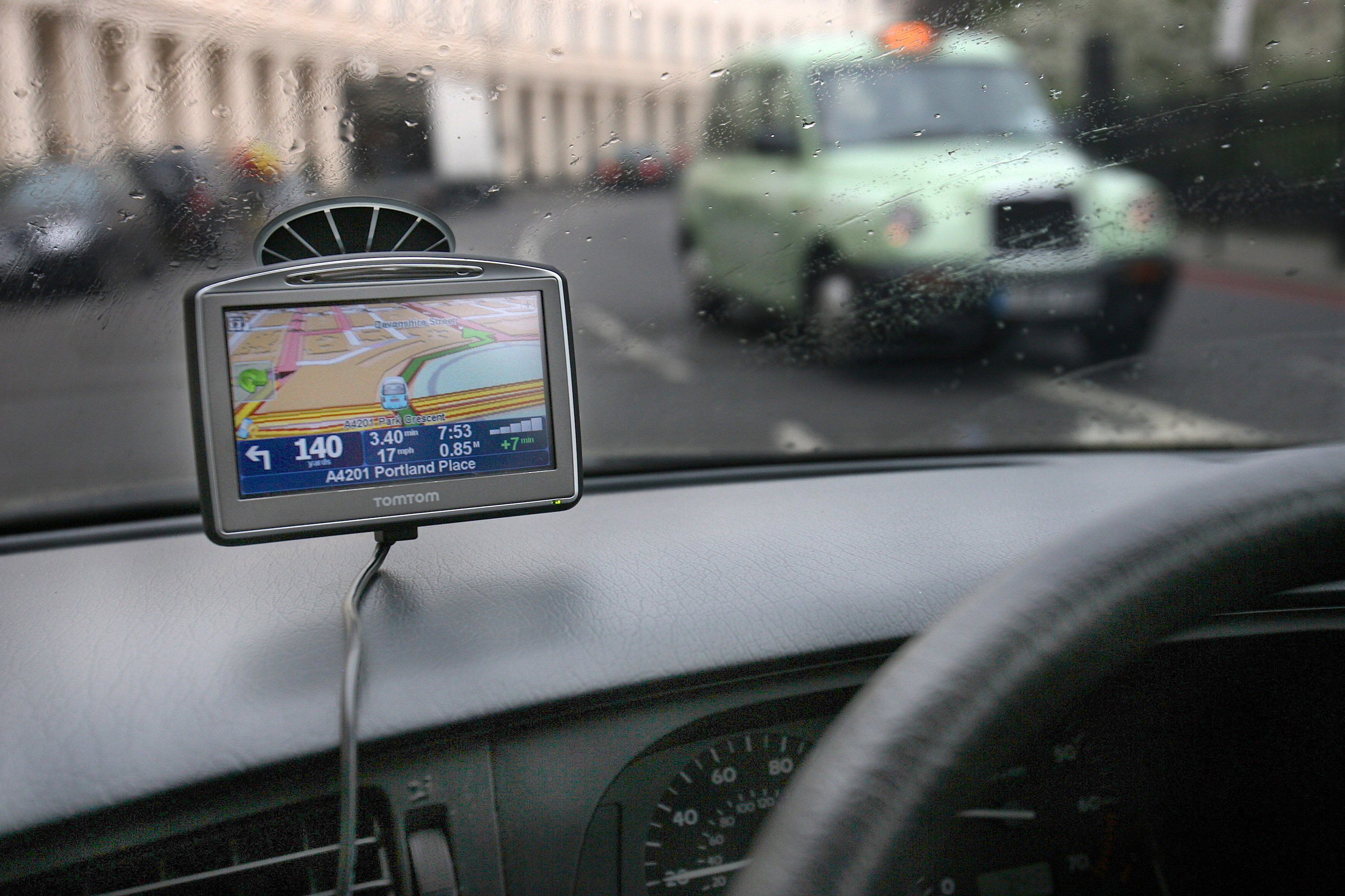 Learner drivers will be asked to follow a sat nav in the new UK driving test