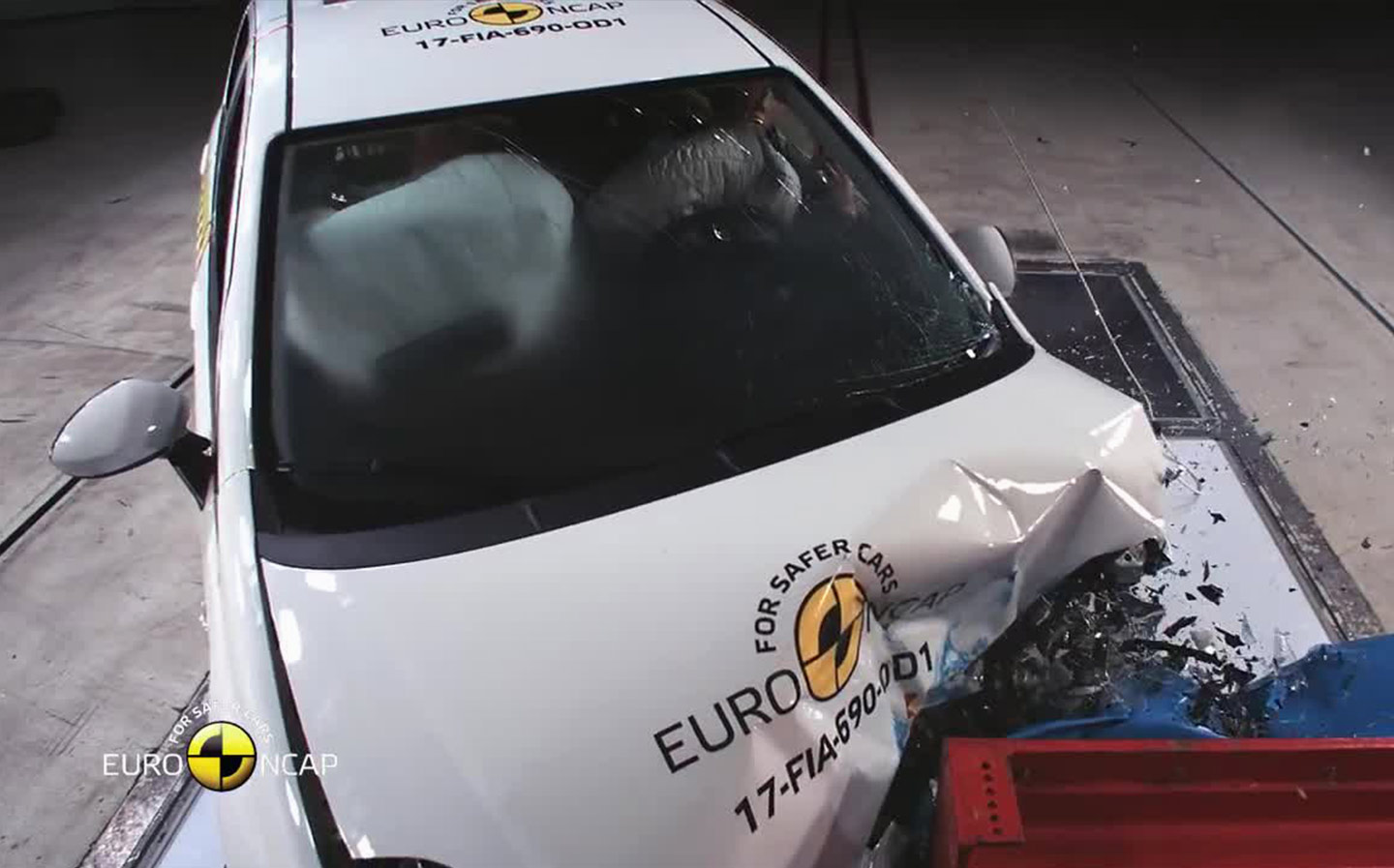 2017 Fiat Punto frontal offset collision test