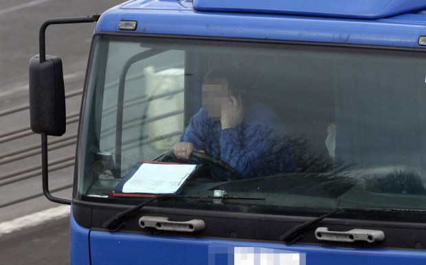 One in five drivers still using mobiles at wheel — but it could lead to disqualification
