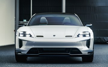 Porsche-Mission-E-Cross-Turismo-concept-front