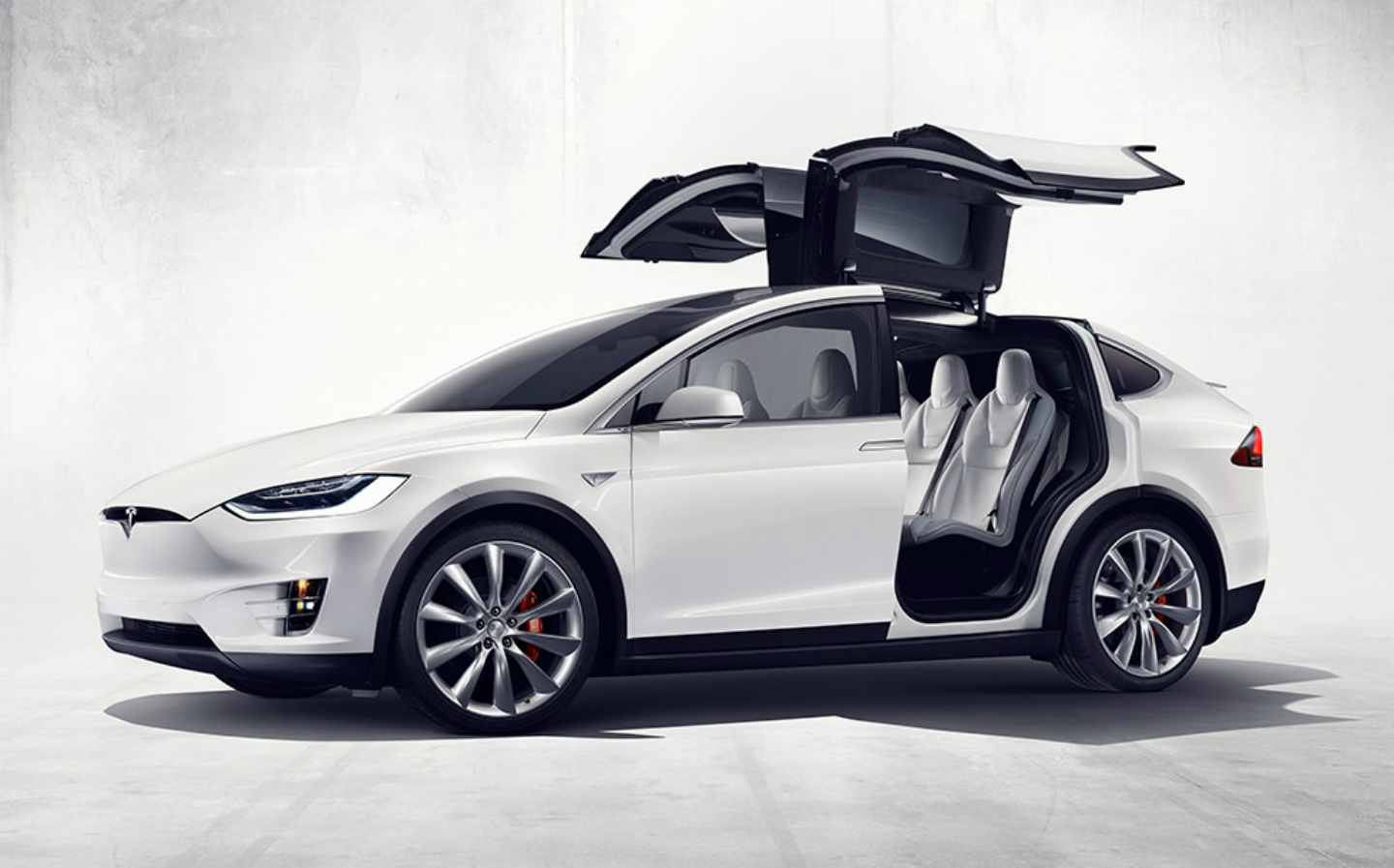 Tesla-Model-X-is-a-rival-to-the-Jaguar-I-Pace