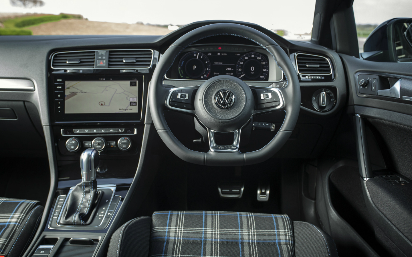 Volkswagen Golf GTE plug-in review