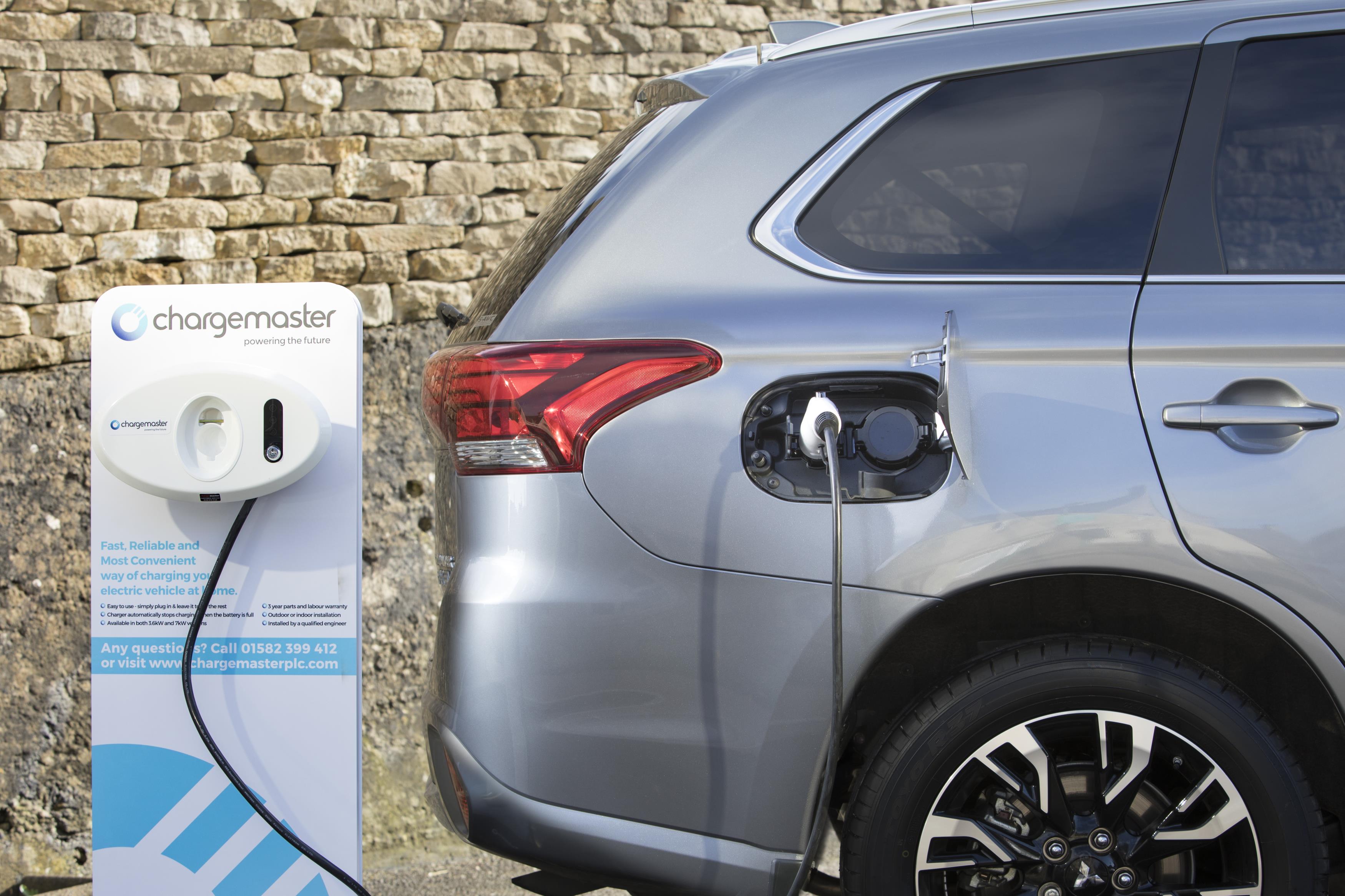 Cars without 50-mile electric range could be banned from 2040