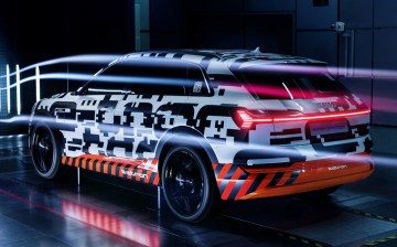 Audi-e-tron-electric-SUV-uses-cameras-instead-of-wing-mirrors