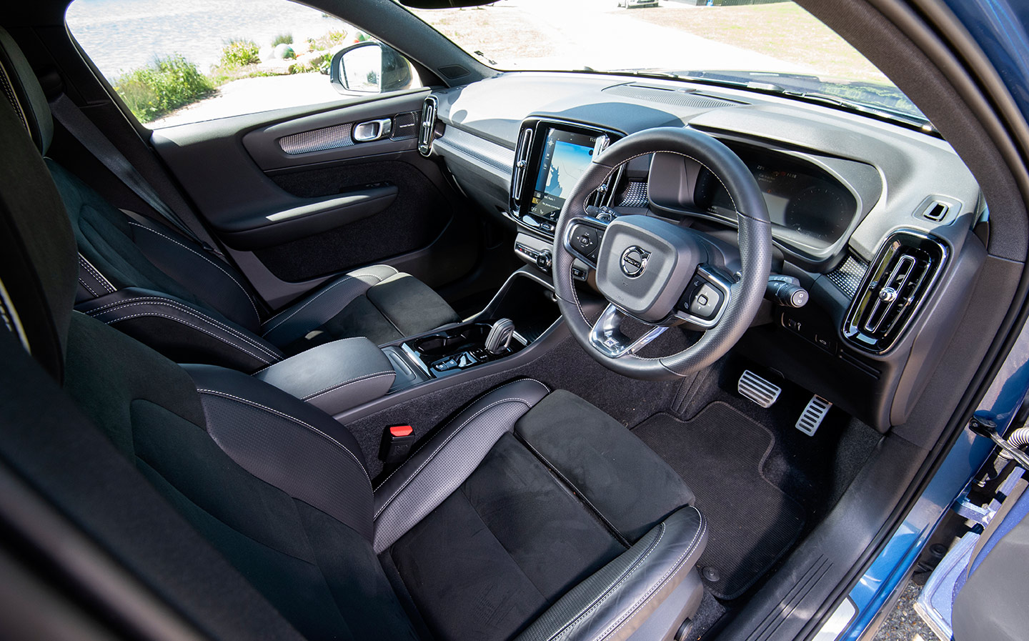 2018 Volvo XC40 buying guide interior