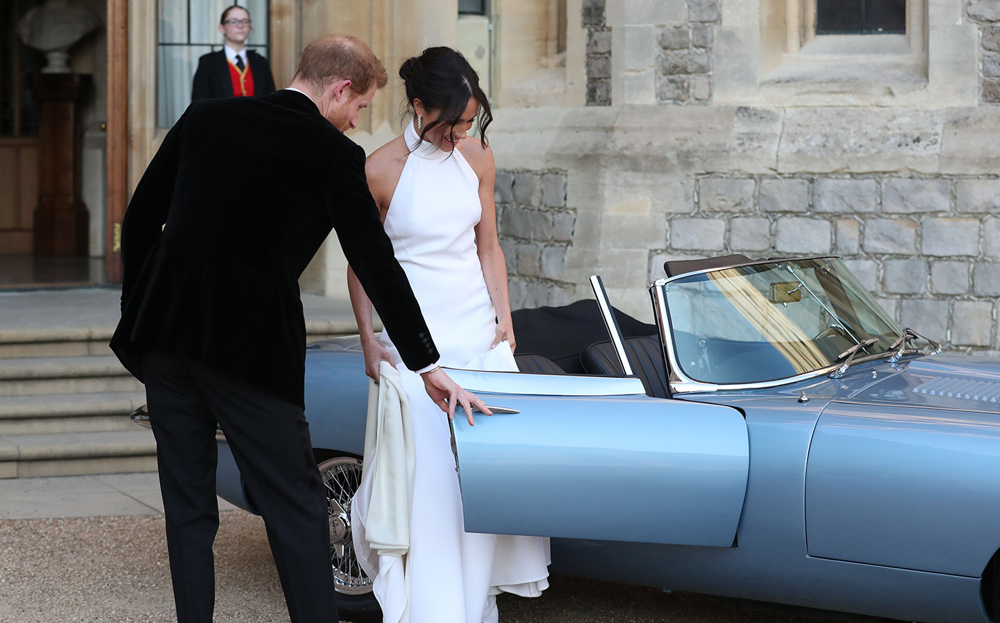 Video: Prince Harry and Meghan Markle drive electric Jaguar E-Type to Royal wedding reception