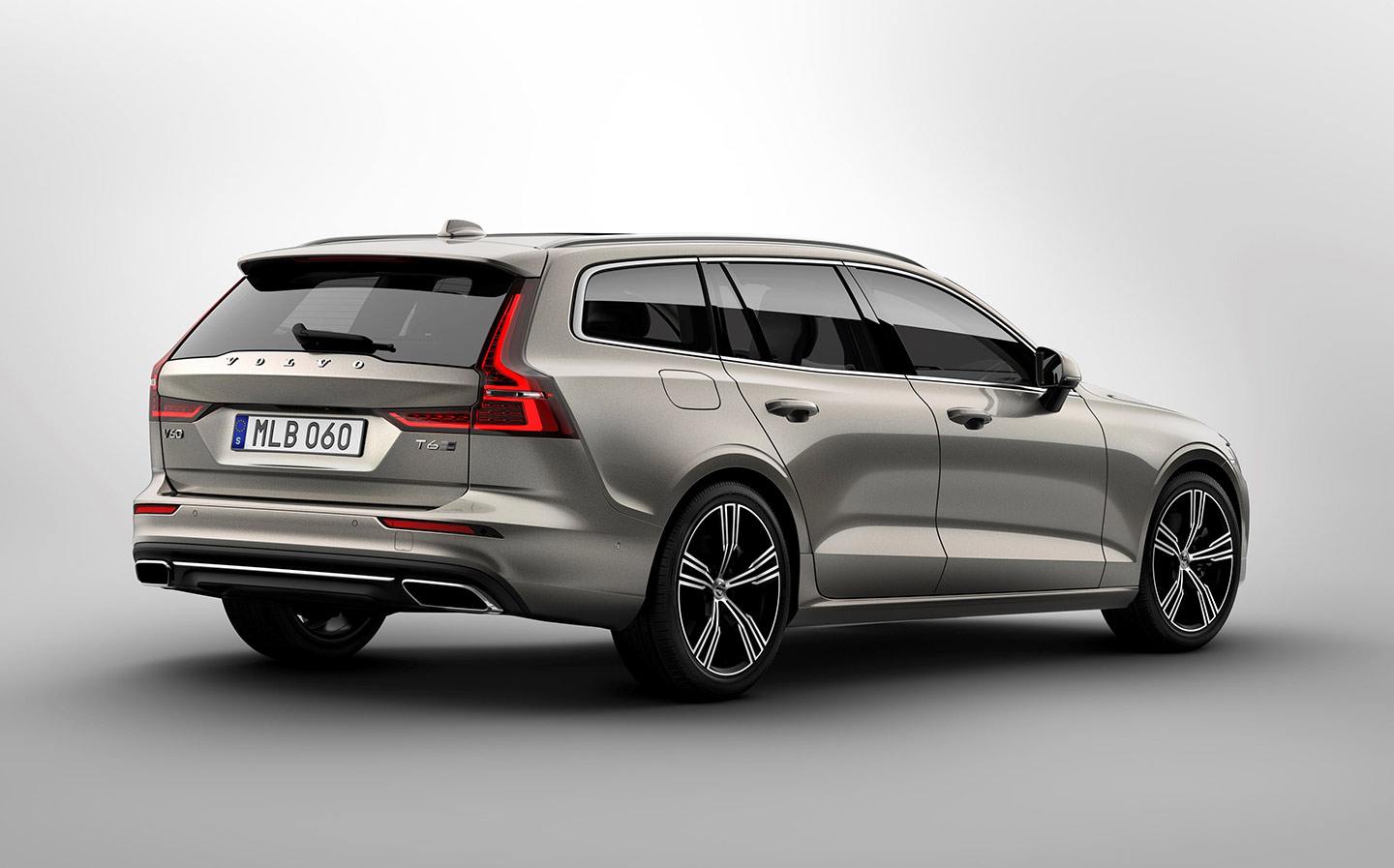 New 2018 Volvo V60 estate review by carwow for Sunday Times Driving