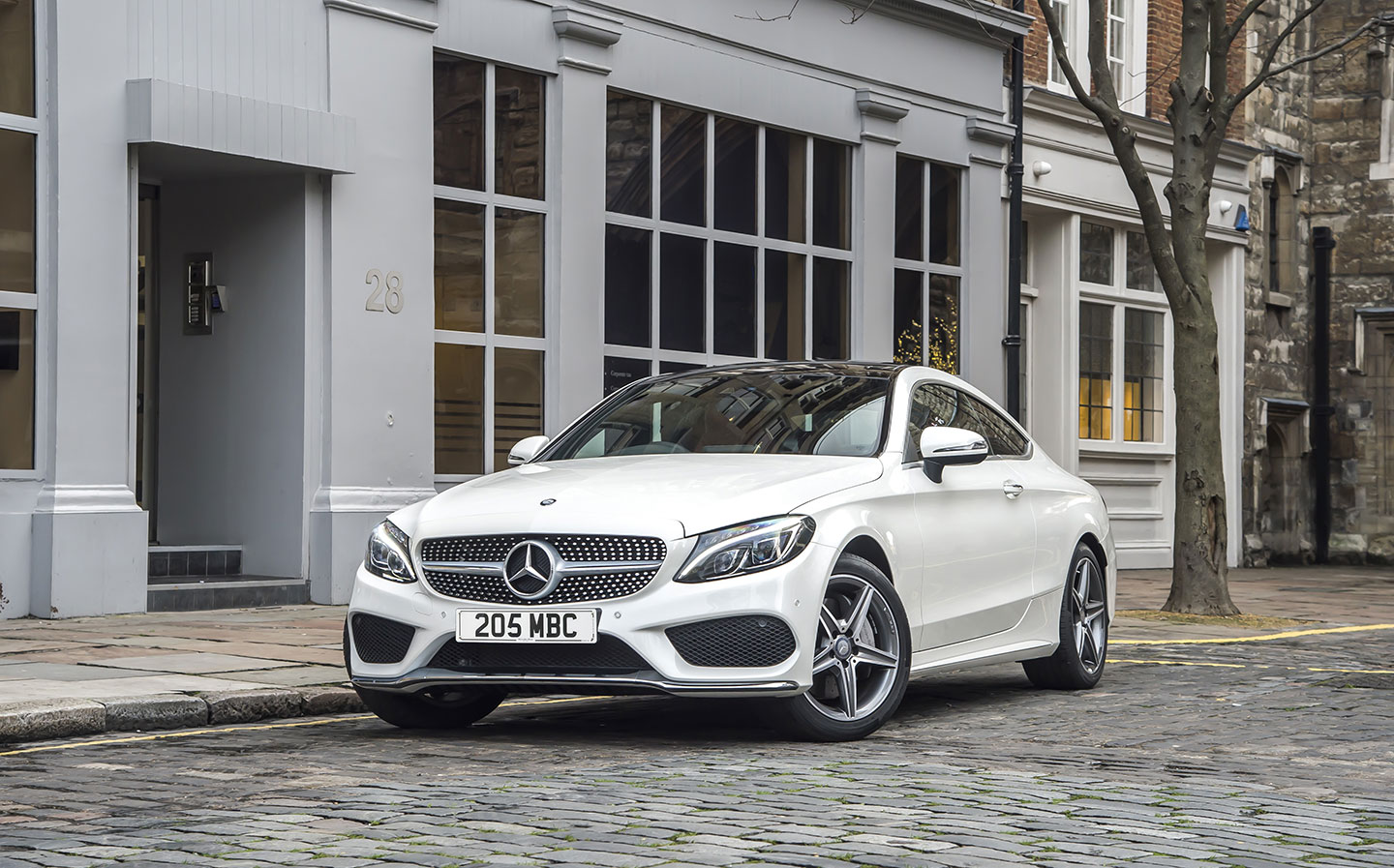DVSA pushes for Mercedes-Benz to issue emissions recall