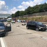 Multiple car crash completely blocks M25 motorway