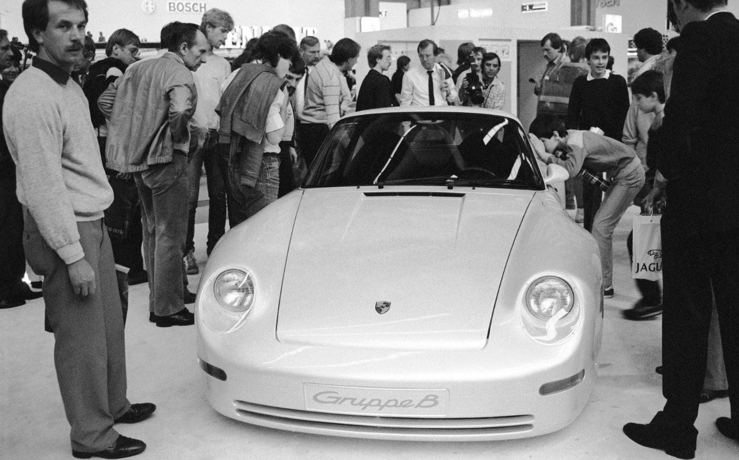 The-Porsche-Gruppe-B-concept-car-at-the-1983-IAA-Frankfurt-motor-show