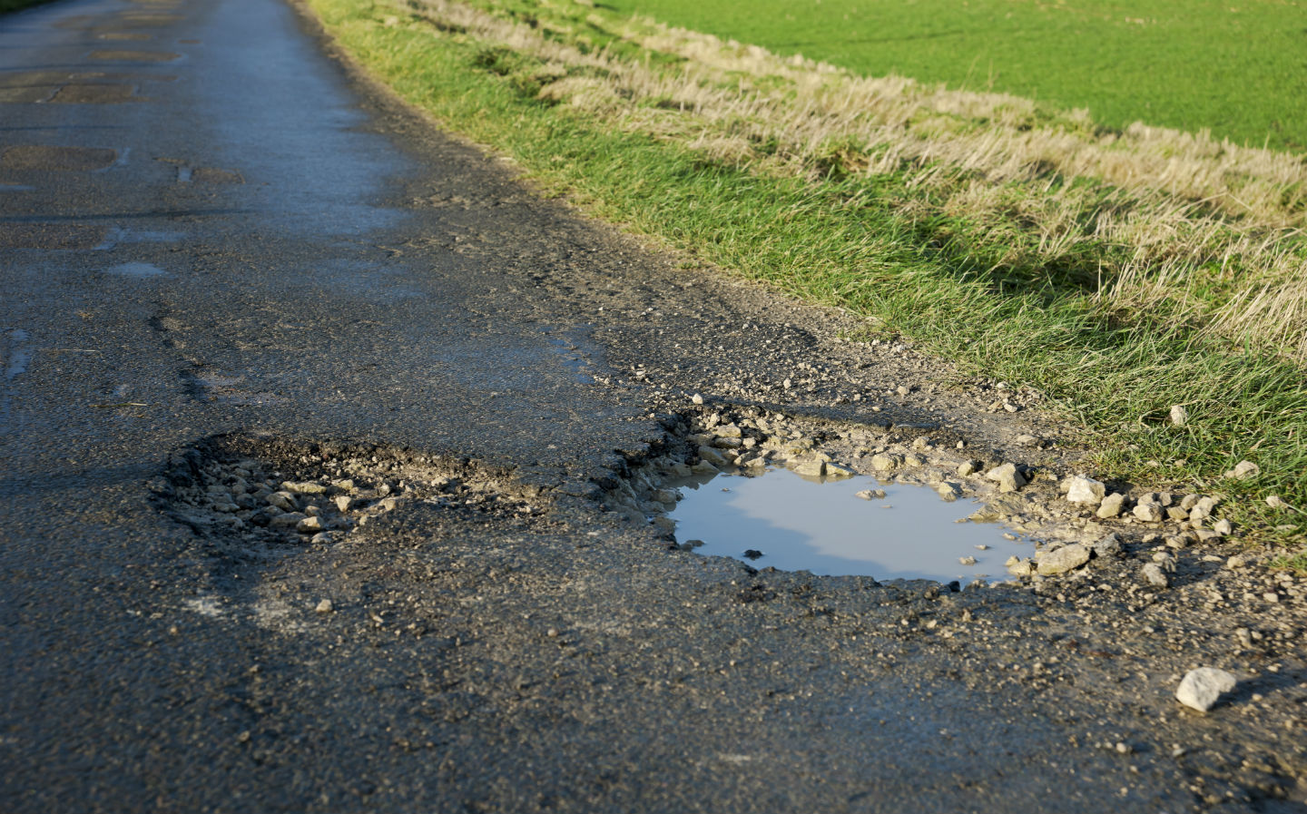 AA says Learner drivers should have to prove they can spot pothole to pass test