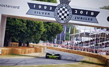Watch the Roborace driverless racing car wow the crowds at Goodwood