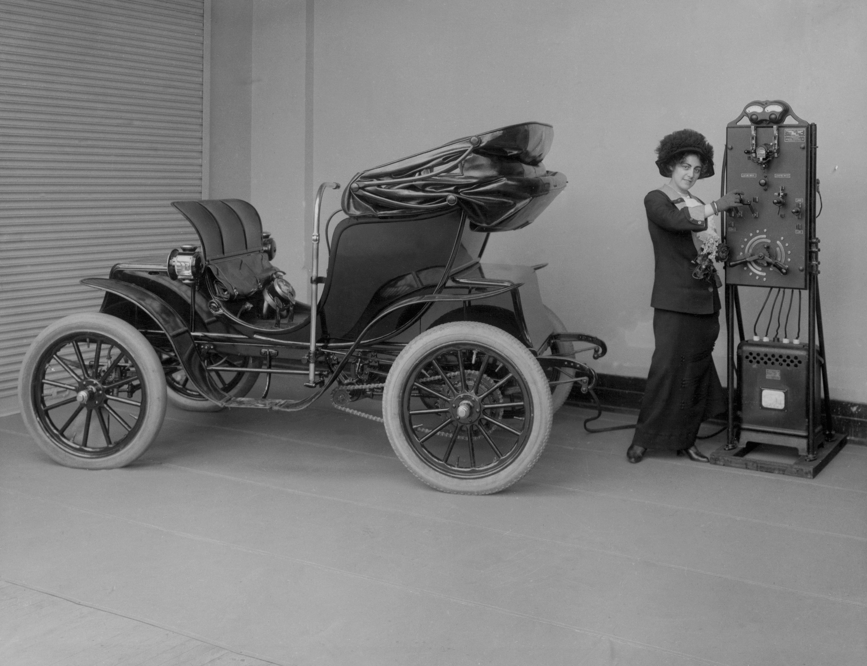 This is what charging an electric car looked like in 1912
