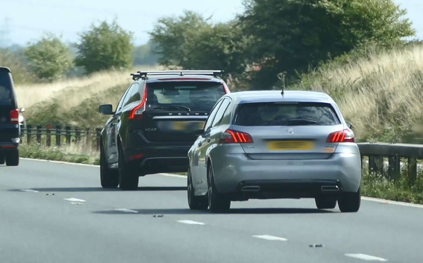 Drive too close to the car in front and risk £100 fine in new clampdown on tailgaters