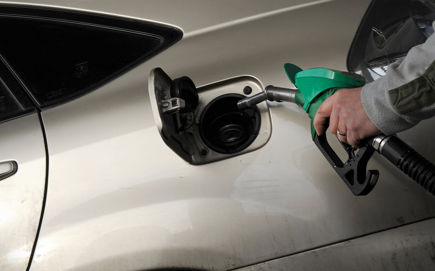 Supermarkets confirm petrol price cuts as wholesale fuel values fall