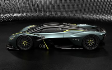 Customers of £2.5m Aston Martin Valkyrie hypercar can specify a track pack ... via virtual reality