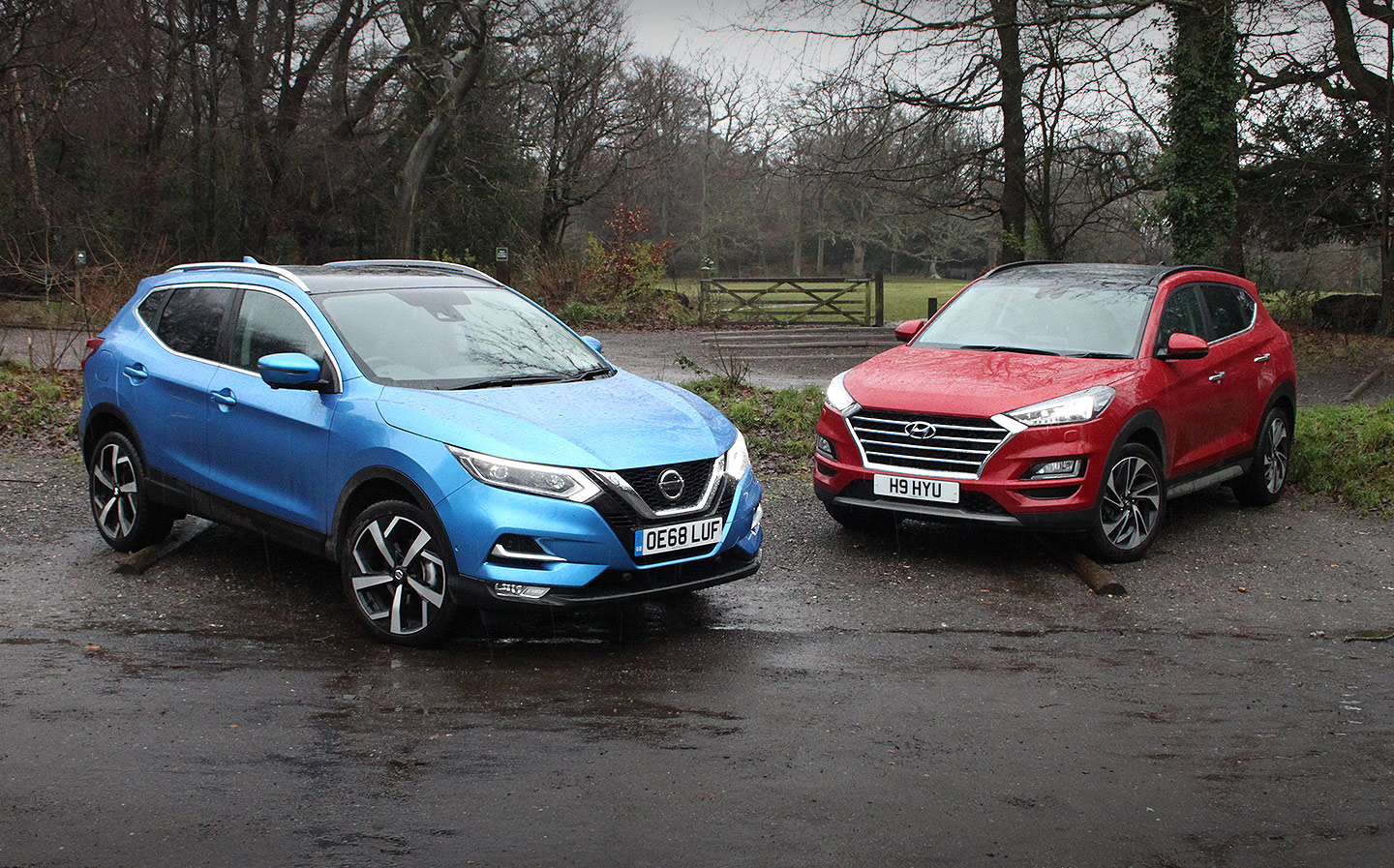 Hyundai Tucson vs Nissan Qashqai comparison review srossover SUV twin test by Will Dron and james Allen for Sunday Times driving.co.uk