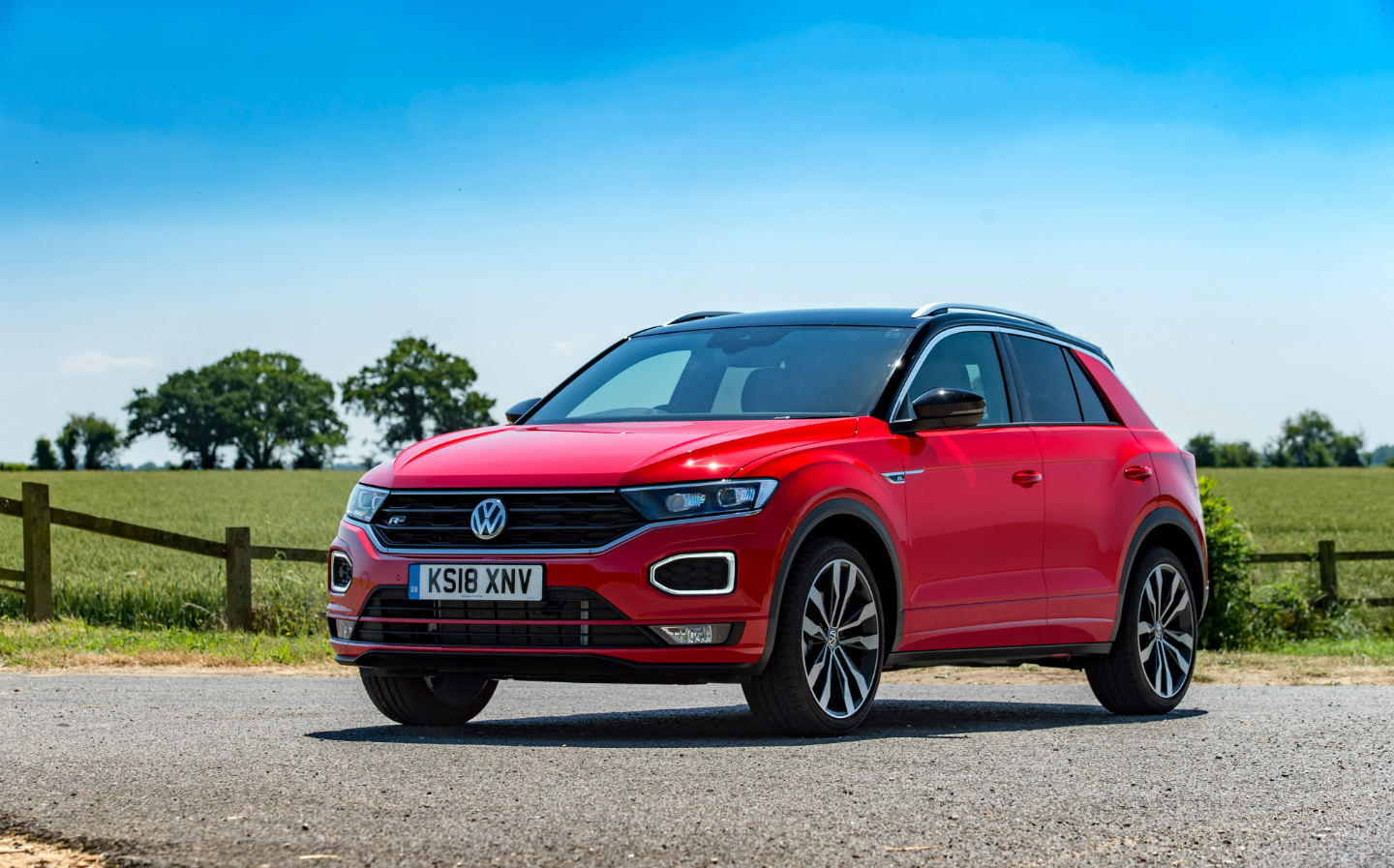 Much Cheaper Than A Golf R! (Volkswagen T-Roc R 2023 Review) 