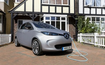 Three quarters of electric car owners use extension leads to charge their cars