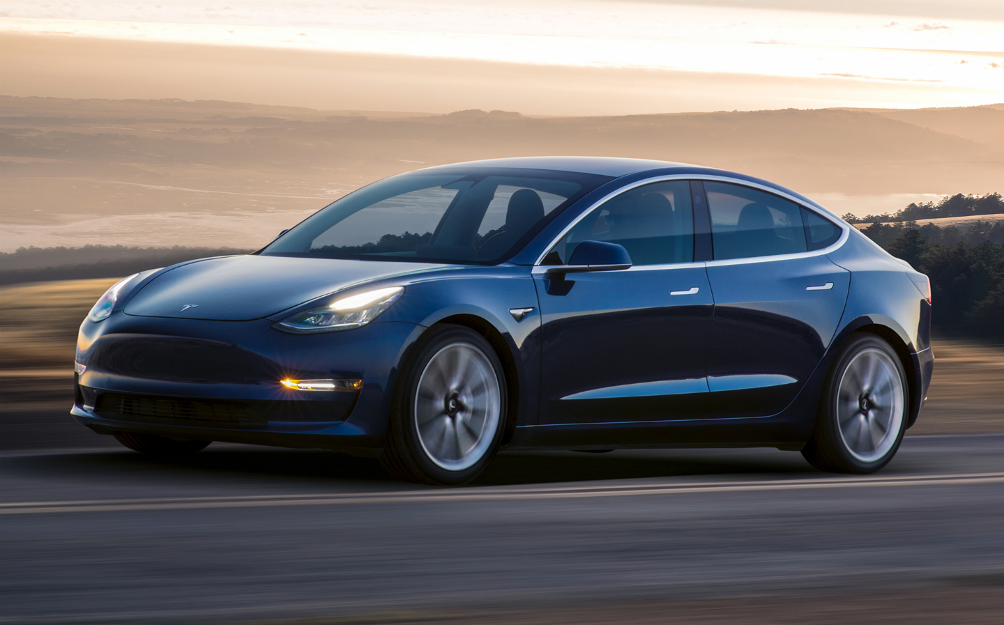 2018 Tesla Model 3 USA Driving