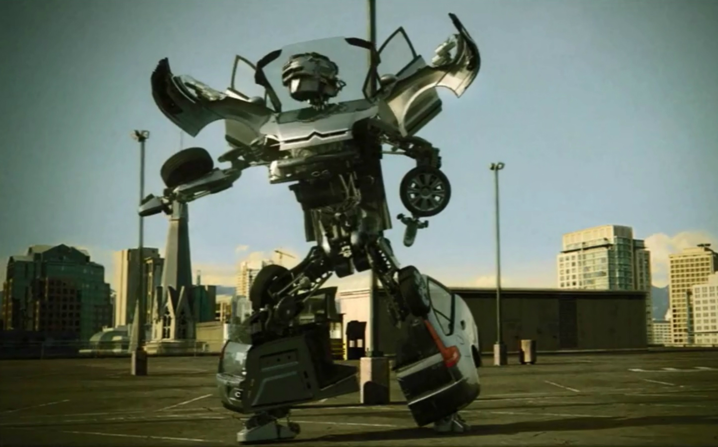 Citroen C4 Alive with Technology Transformers danging robot TV advert